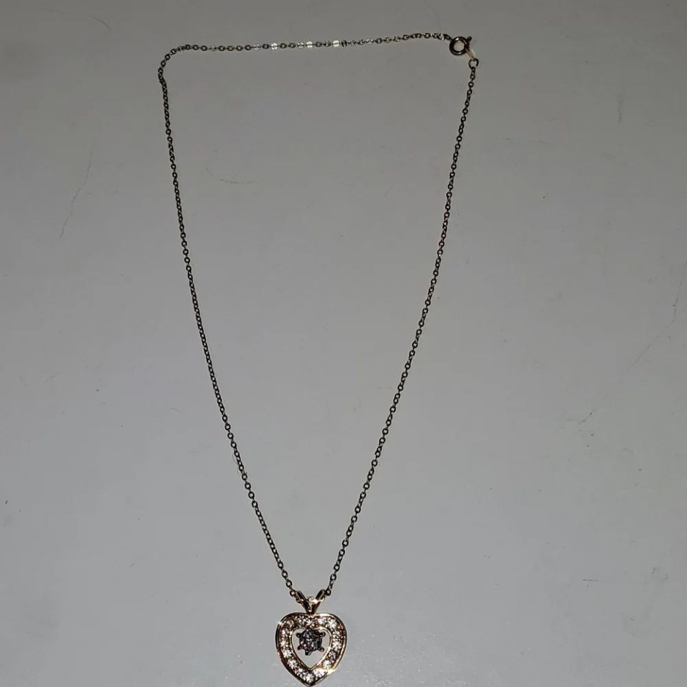 Gold tone & rhinestone heart ❤ necklace